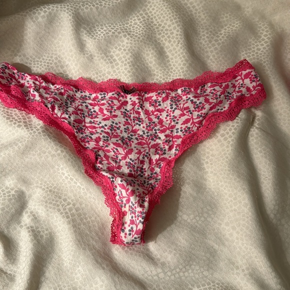 Lot of 7 Victoria’s Secret thongs - Picture 4 of 9